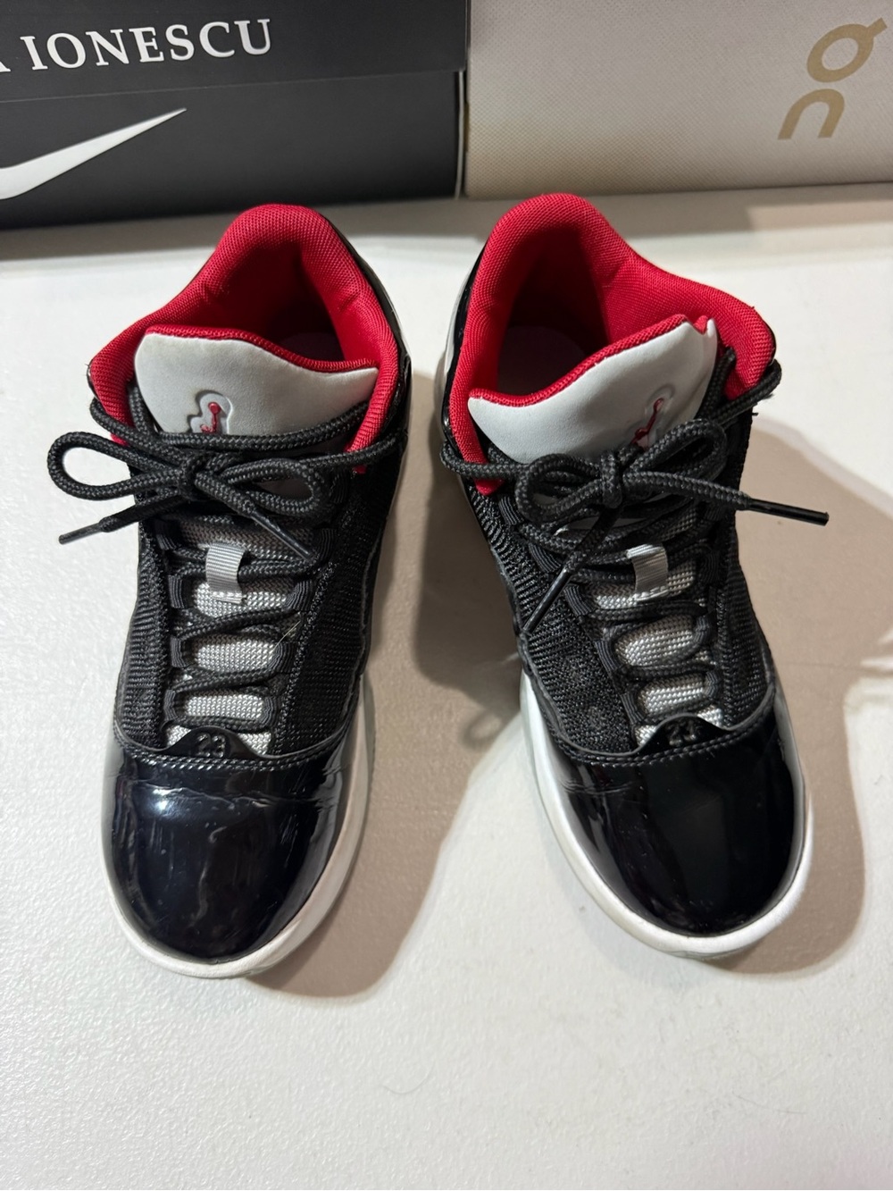 Air Jordan Max Aura 2 'Black Cement' sneakers Size 4Y